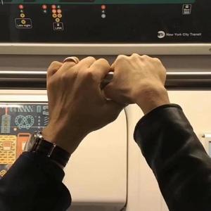 揉胸大胸做爱番
